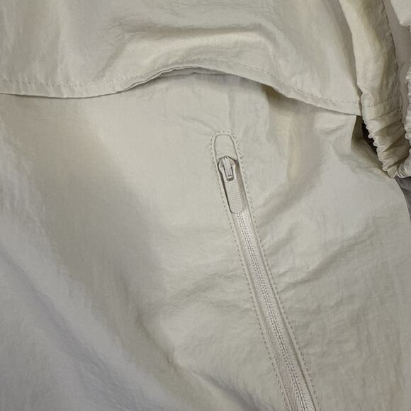 Quince Wind proof Light Weight Hooded Jacket Tofu L NWT - Picture 3 of 9